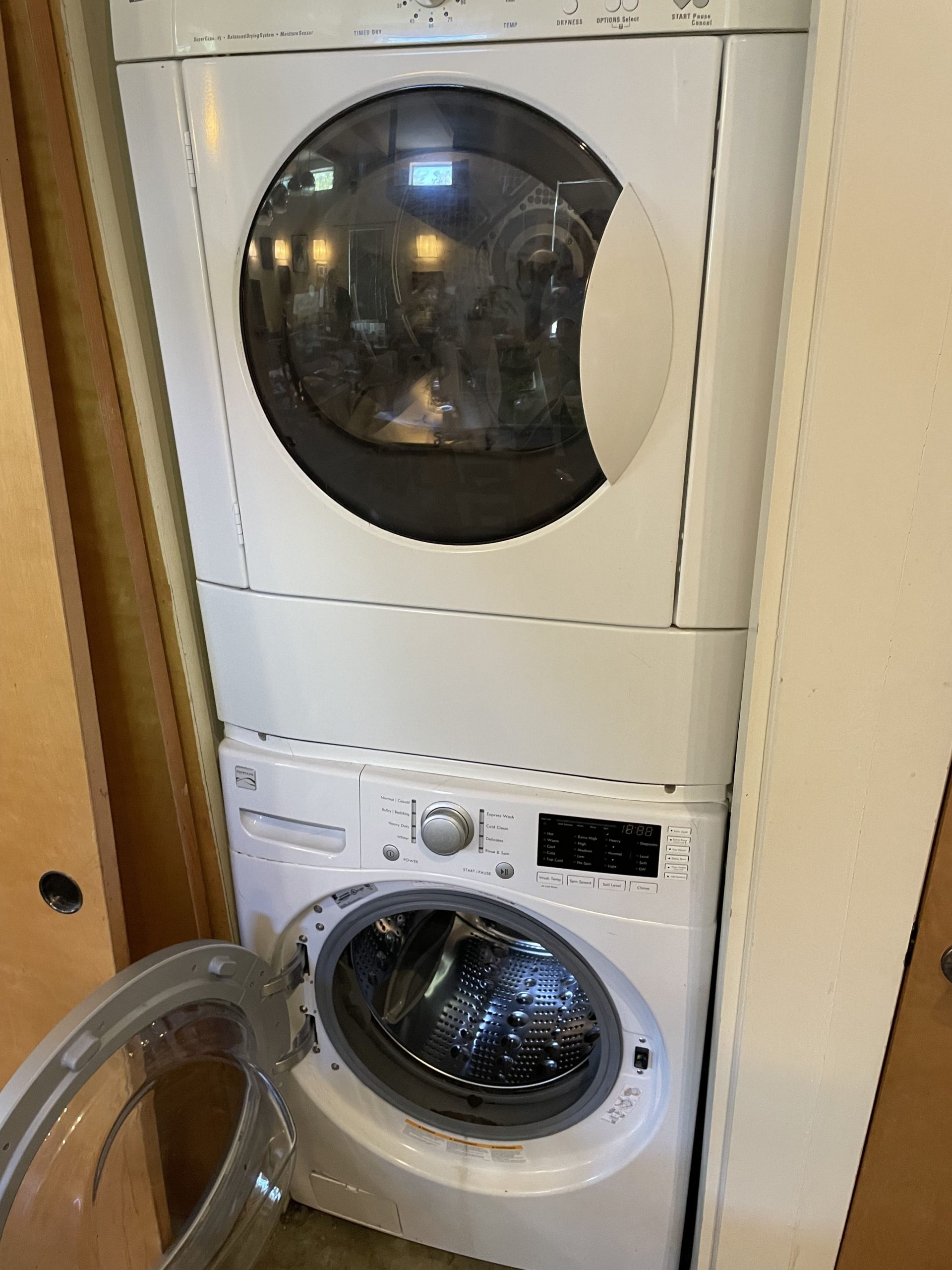 Stackable washer\dryer - Sioux Falls, SD